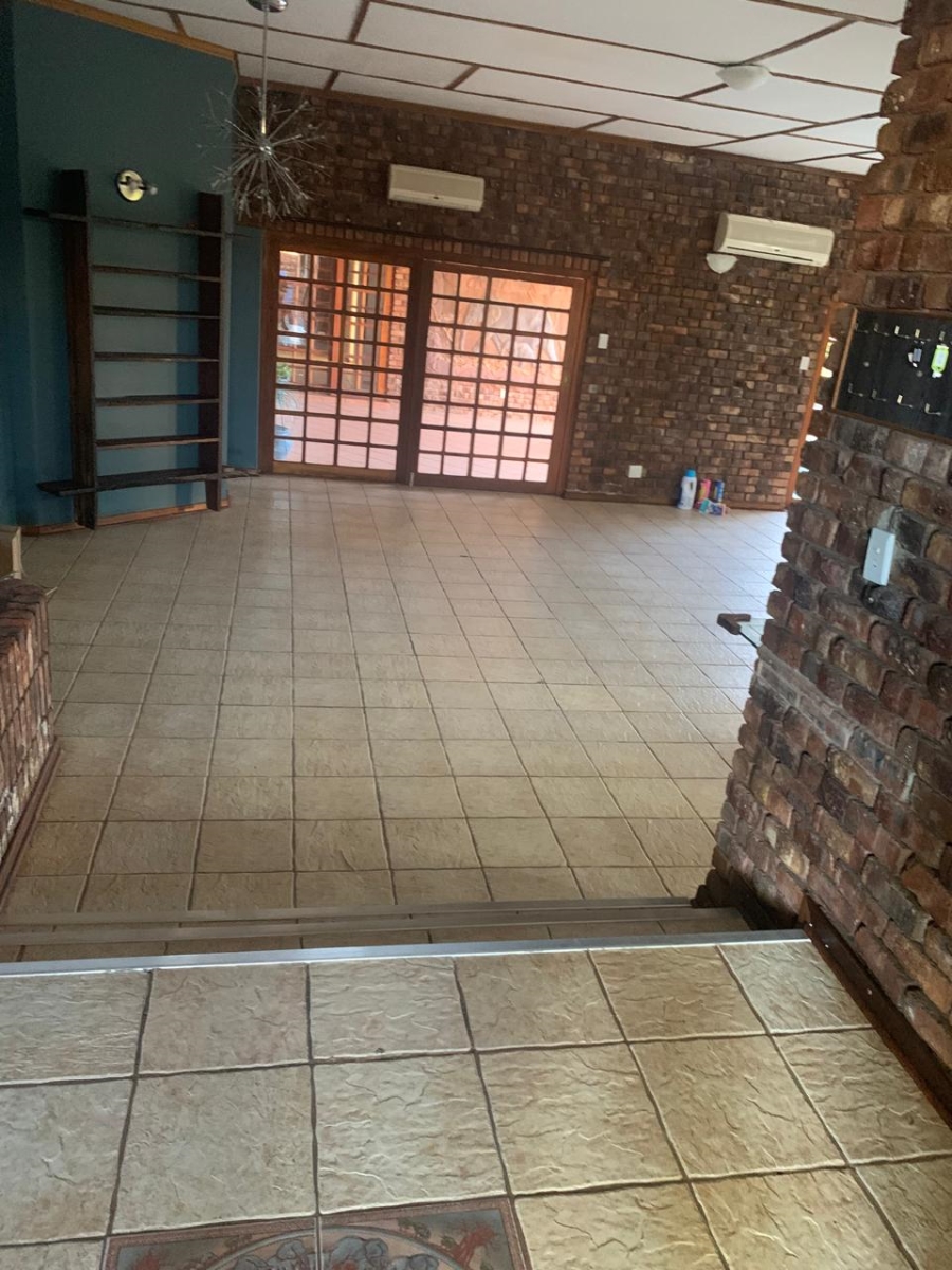 4 Bedroom Property for Sale in Minerva Gardens Northern Cape